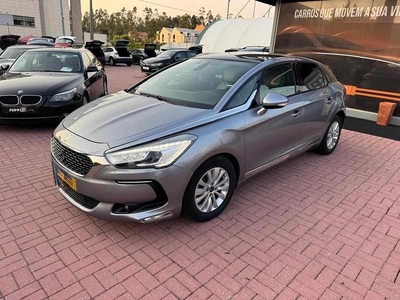 Cinza Usado 2017 DS Automobiles DS5 Be Chic Citadino | € 18.500 (Preço elevado) - Imagem 1/4