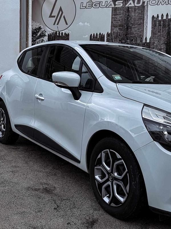 Usado Renault Clio IV 75 HP (55 kW) 2017 Branco