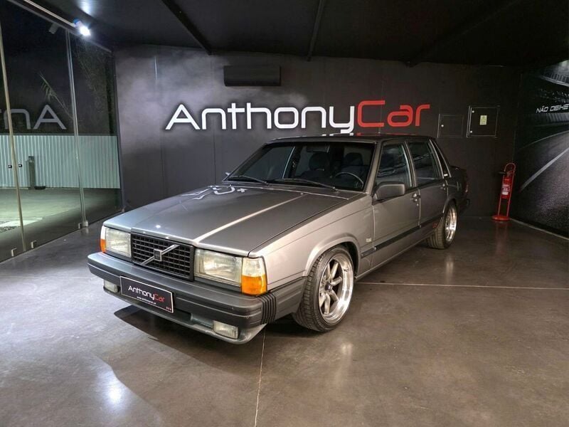 Cinza Usado 1987 Volvo 740 Sedan | € 9.990 - Imagem 1/4