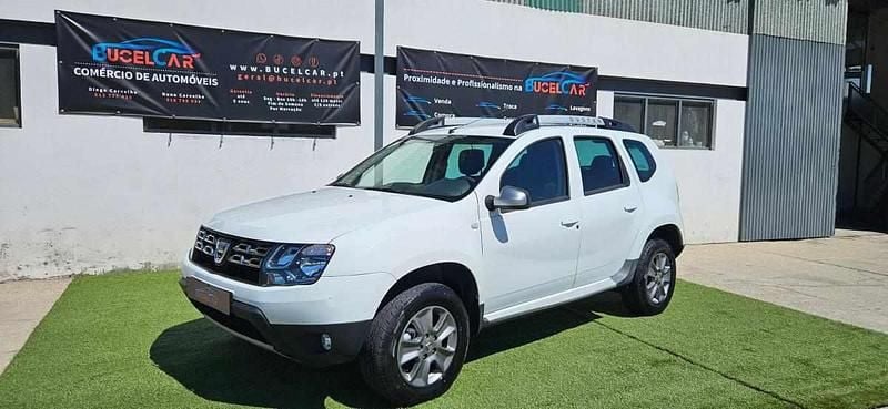Branco Usado 2015 Dacia Duster SUV | € 9.550 - Imagem 1/4