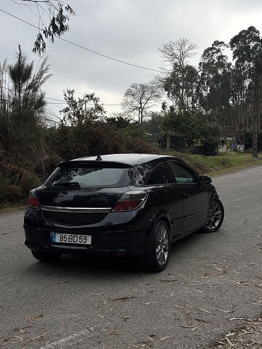 Usado Opel Astra GTC 156 HP (114 kW) 2006