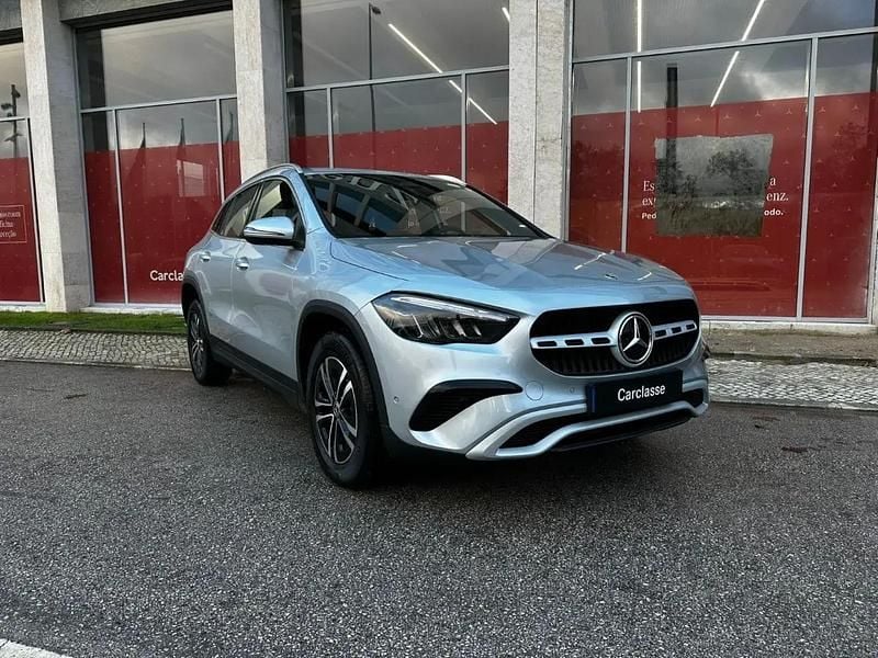Prata Novo 2025 Mercedes GLA250 SUV | € 52.800 (Preço justo) - Imagem 1/4