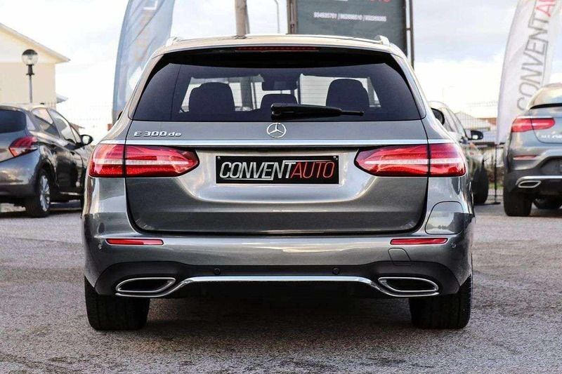 Usado Mercedes E300 AMG line 306 HP (225 kW) 2020 Cinzento Carrinha