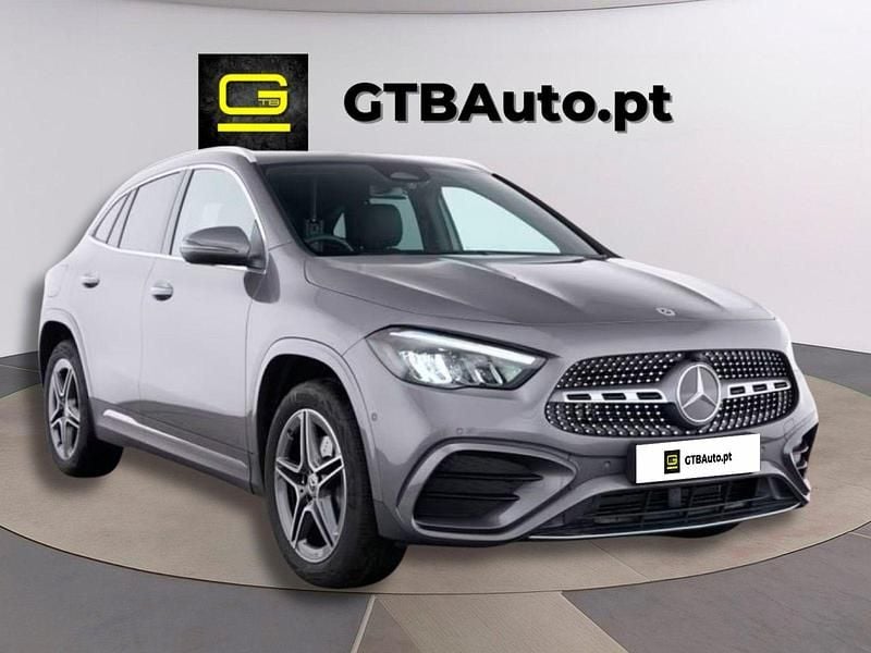 Cinza Usado 2024 Mercedes GLA250 AMG SUV | € 45.900 - Imagem 1/4