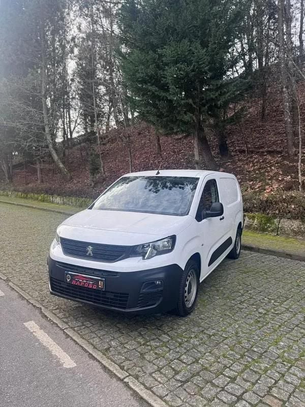 Branco Usado 2020 Peugeot Partner Monovolume | € 15.750 (Preço justo) - Imagem 1/4