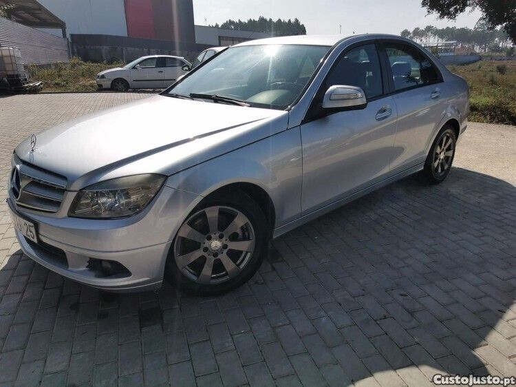 Cinza Usado 2007 Mercedes C220 | € 10.900 (Preço justo) - Imagem 1/1