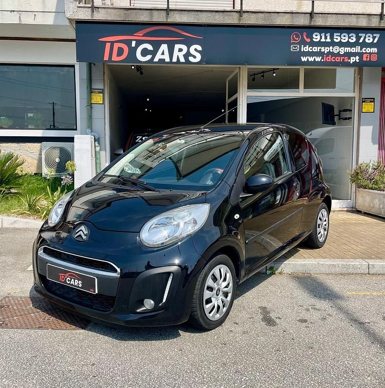 Preto Usado 2013 Citroën C1 SELECTION Citadino | € 7.900 - Imagem 1/4
