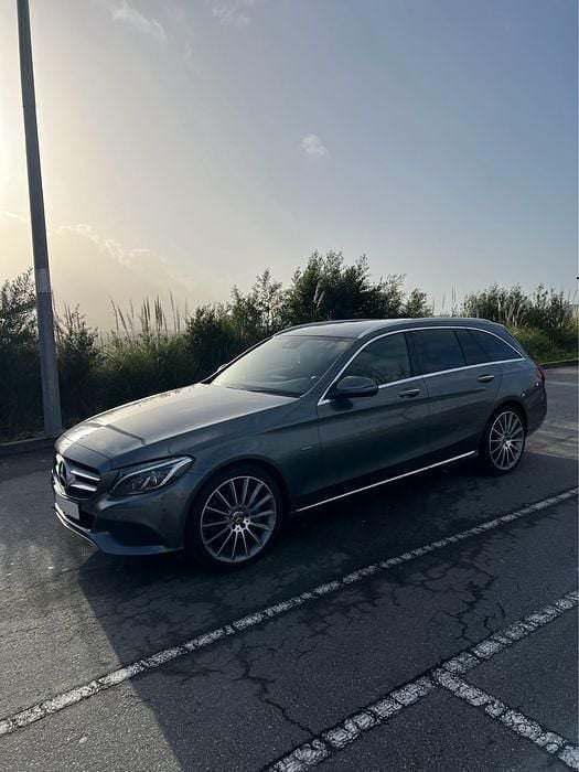 Usado 2017 Mercedes C350e Sedan | € 21.000 - Imagem 1/4