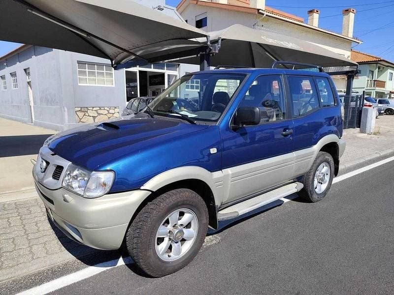 Azul Usado 2000 Nissan Terrano SUV | € 9.500 - Imagem 1/4