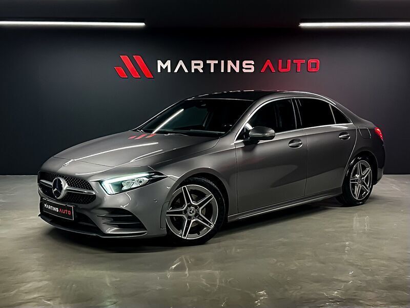 Cinza Usado 2020 Mercedes A180 AMG line Sedan | € 27.990 (Preço elevado) - Imagem 1/4