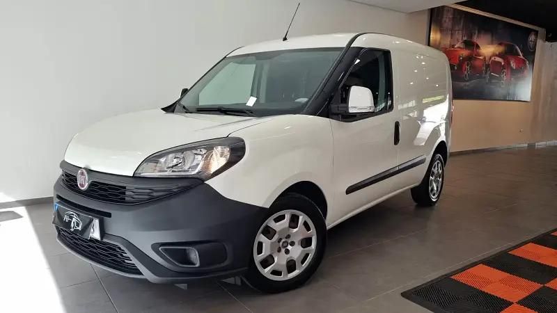 Branco Usado 2021 Fiat Doblò Monovolume | € 13.500 (Super Preço) - Imagem 1/4