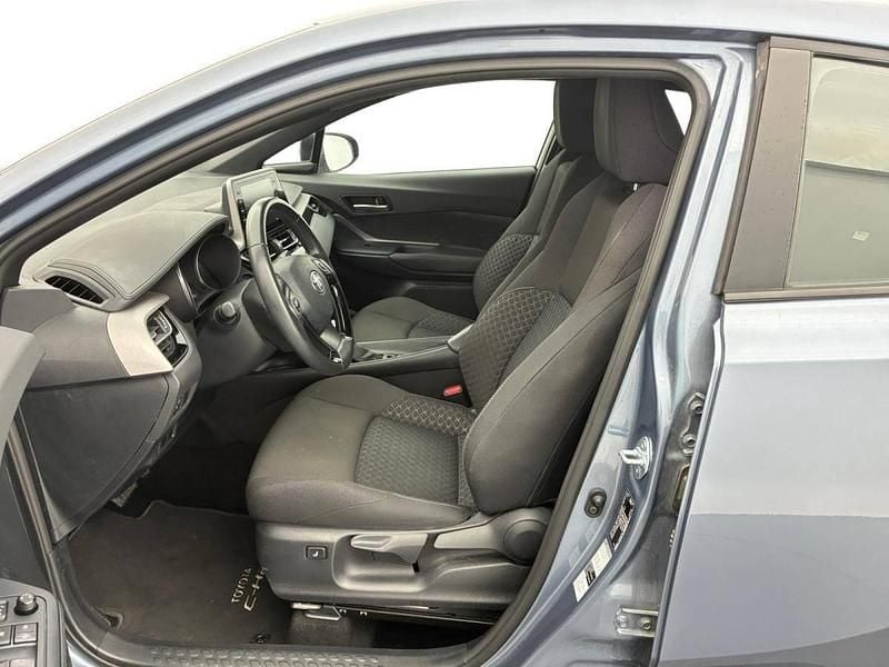 Cinza Usado 2022 Toyota C-HR Business Edition SUV | € 22.500 (Preço justo) - Imagem 1/1