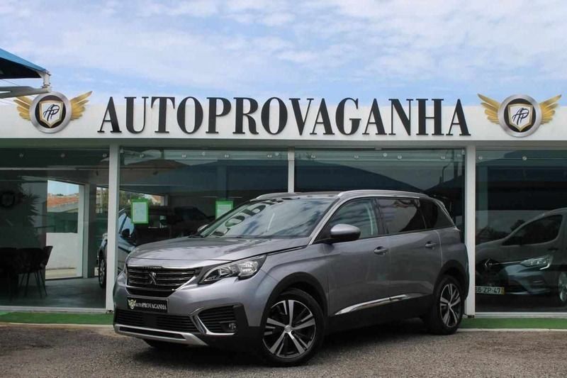 Cinzento Usado 2019 Peugeot 5008 Allure Monovolume | € 24.900 (Preço elevado) - Imagem 1/4