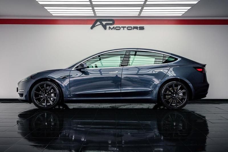 Usado Tesla Model 3 Long Range AWD 353 kW (480 HP) 2019 Cinzento Sedan