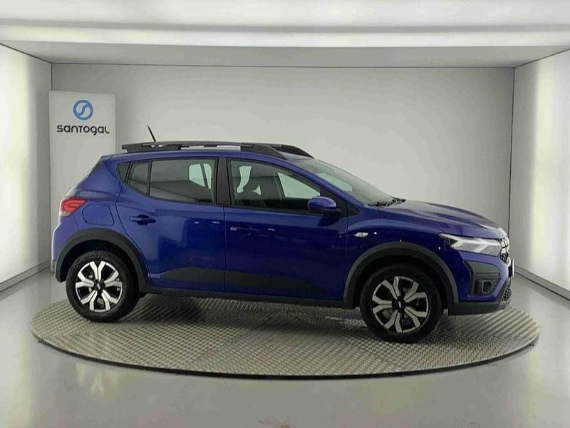 Azul Usado 2024 Dacia Sandero Citadino | € 17.290 (Preço justo) - Imagem 1/4
