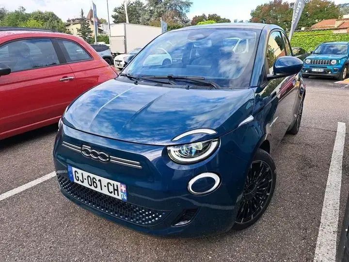 Azul Usado 2022 Fiat 500e Icon Citadino | € 22.850 (Preço elevado) - Imagem 1/1