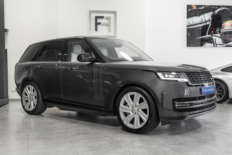 Cinzento Usado 2022 Land Rover Range Rover HSE SUV | € 122.800 - Imagem 1/4