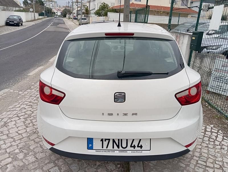 Usado Seat Ibiza Reference 70 HP (51 kW) 2013 Branco