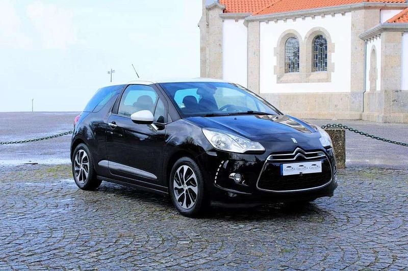 Usado Citroën DS3 So Chic 92 HP (67 kW) 2013 Preto Citadino