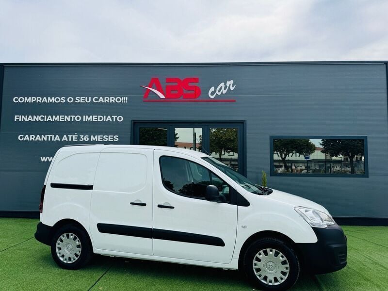 Branco Usado 2018 Citroën Berlingo Monovolume | € 12.500 (Preço justo) - Imagem 1/4
