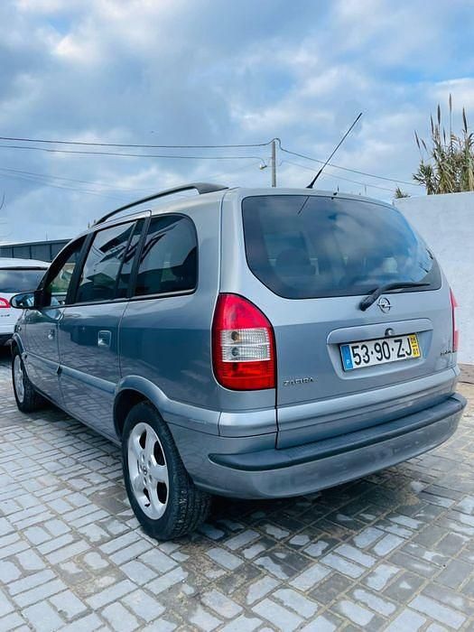 Usado Opel Zafira 100 HP (73 kW) 2005 Monovolume