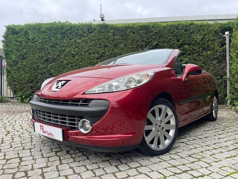 Usado Peugeot 207 Sport 110 HP (80 kW) 2007 Vermelho Cabrios