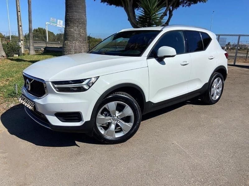 Branco Usado 2019 Volvo XC40 Momentum SUV | € 27.500 (Caro) - Imagem 1/4