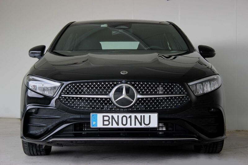 Preto Usado 2024 Mercedes A180 AMG line Sedan | € 38.900 (Preço justo) - Imagem 1/4