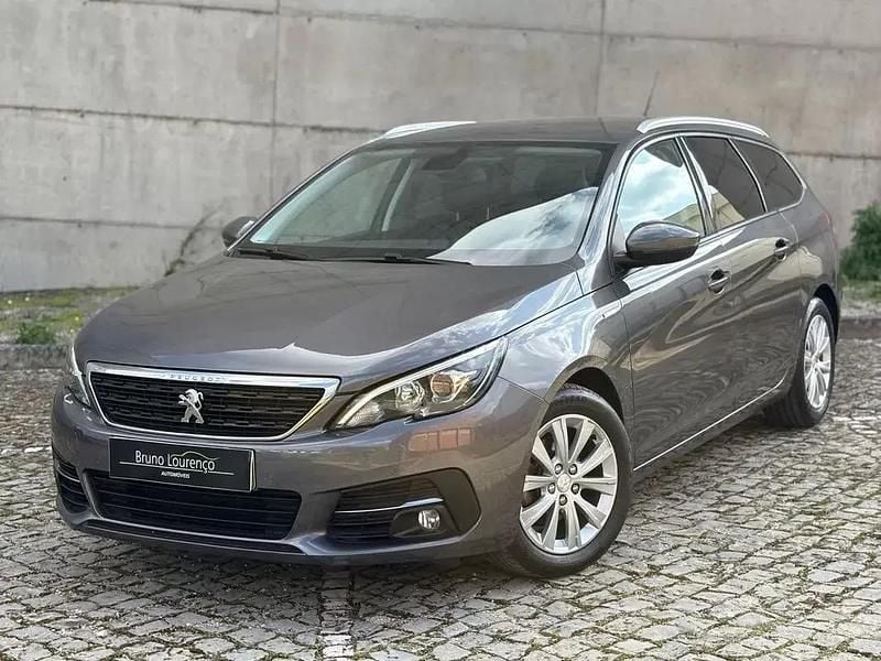 Cinzento Usado 2019 Peugeot 308 Style Citadino | € 12.900 (Bom preço) - Imagem 1/4