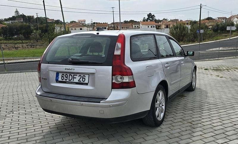 Usado Volvo V50 110 HP (80 kW) 2007 Cinzento Carrinha