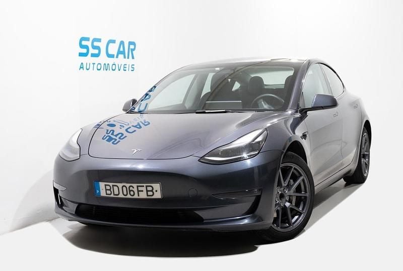 Cinza Usado 2023 Tesla Model 3 Sedan | € 29.990 (Preço justo) - Imagem 1/4
