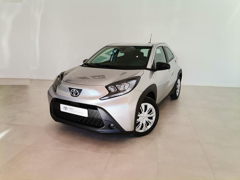 Cinza (pintura metalizada) Usado 2024 Toyota Aygo X-play Citadino | € 17.750 (Preço elevado) - Imagem 1/4