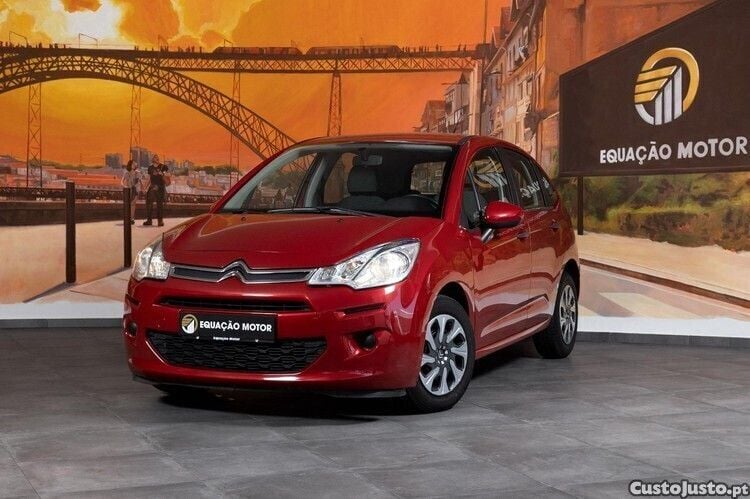 Vermelho Usado 2017 Citroën C3 Attraction Citadino | € 8.400 (Preço justo) - Imagem 1/1