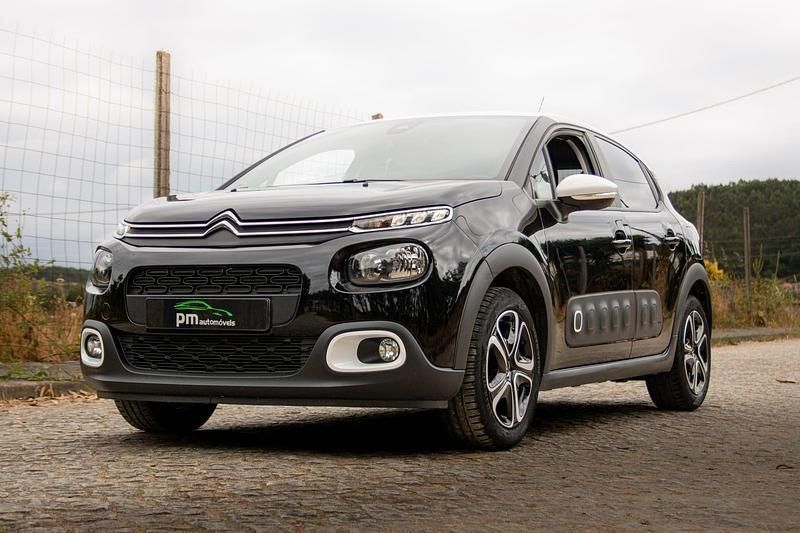 Preto Usado 2019 Citroën C3 PureTech Citadino | € 11.900 (Preço justo) - Imagem 1/4