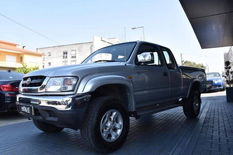 Cinzento Usado 2004 Toyota HiLux Pickup | € 18.599 (Preço justo) - Imagem 1/4