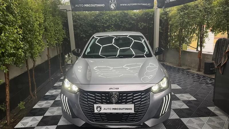 Usado Peugeot 208 Allure 110 HP (80 kW) 2024 Cinza Citadino