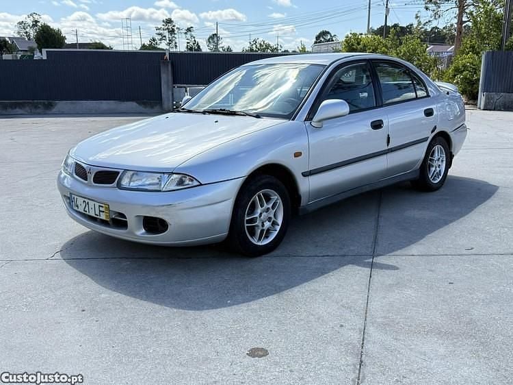 Cinza Usado 1998 Mitsubishi Carisma Sedan | € 2.500 - Imagem 1/1