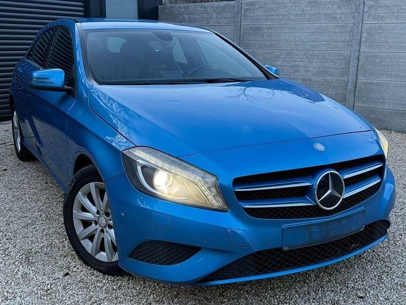Usado Mercedes A180 110 HP (80 kW) 2013 Sedan