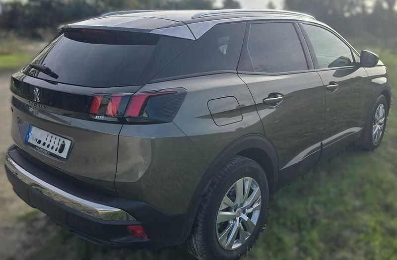 Usado Peugeot 3008 Active 130 HP (95 kW) 2018 Cinzento Sedan