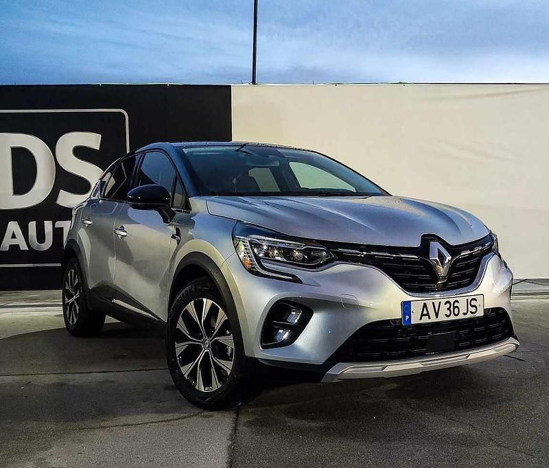 Usado Renault Captur Techno 90 HP (66 kW) 2022 Cinzento SUV