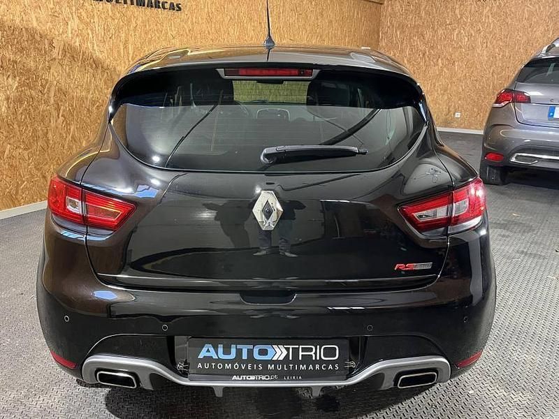 Usado Renault Clio IV 220 HP (161 kW) 2016 Preto