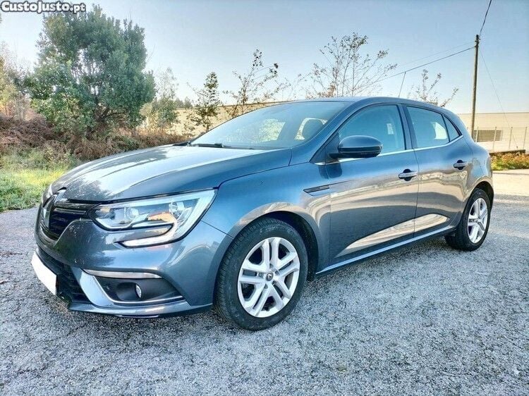 Cinza Usado 2020 Renault Mégane IV Sedan | € 17.300 (Bom preço) - Imagem 1/1