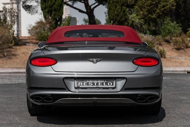 Usado Bentley Continental 550 HP (404 kW) 2021 Cinzento Sedan