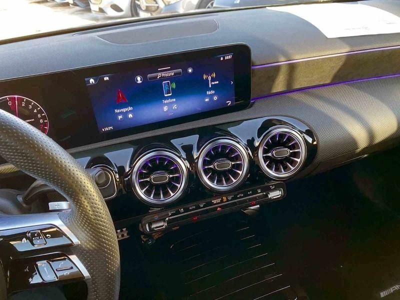 Usado Mercedes A250 Advanced Plus 218 HP (160 kW) 2023 Cinzento Citadino