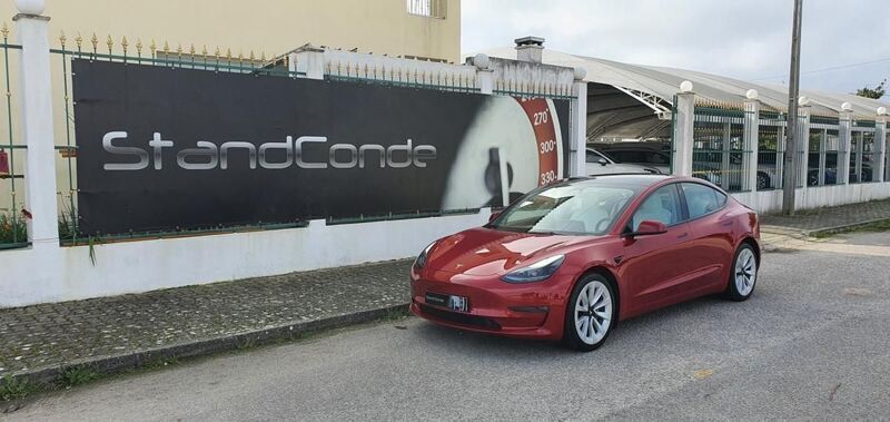 Vermelho Usado 2021 Tesla Model 3 Long Range Sedan | € 34.900 (Preço elevado) - Imagem 1/4