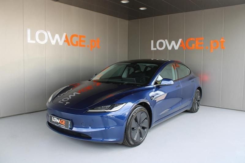 Azul Usado 2024 Tesla Model 3 Sedan | € 35.900 (Preço justo) - Imagem 1/4
