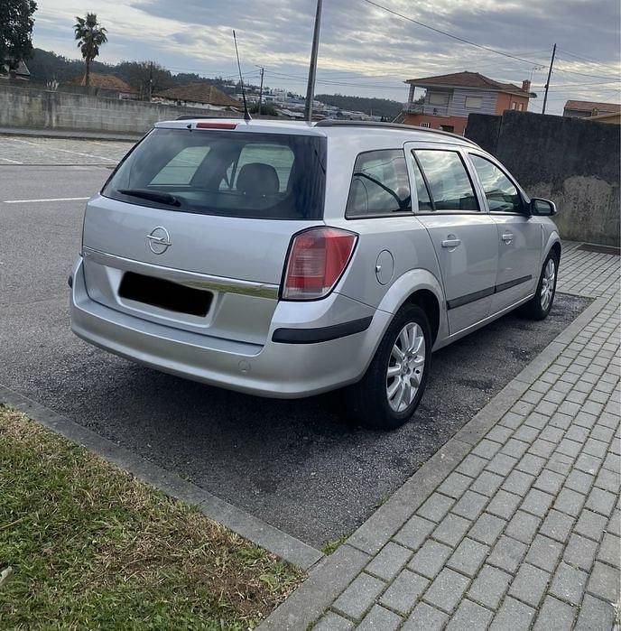Usado Opel Astra 90 HP (66 kW) 2005 Sedan