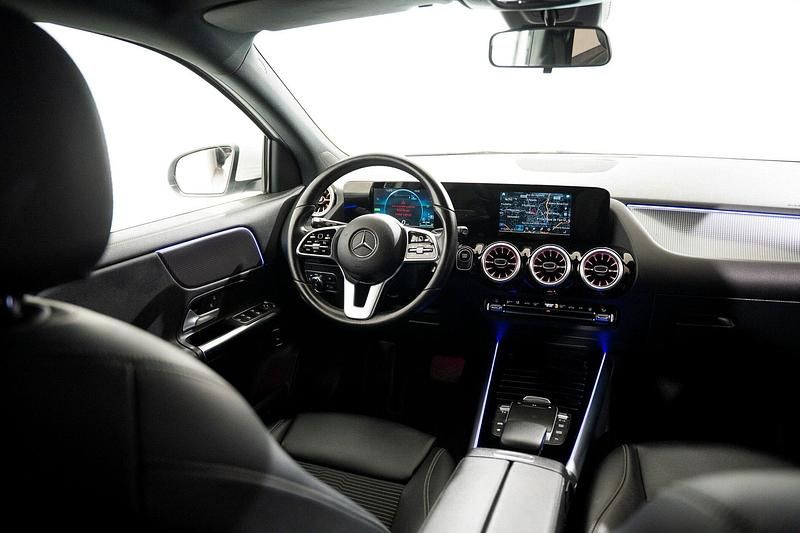 Usado Mercedes EQA250 Progressive 139 kW (190 HP) 2021 Branco SUV