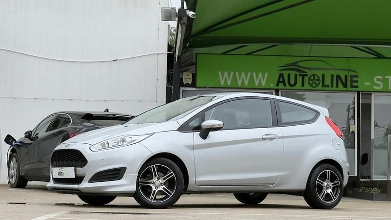 Usado Ford Fiesta Trend 75 HP (55 kW) 2017 Cinzento