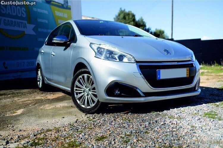 Cinza Usado 2018 Peugeot 208 Style Citadino | € 9.250 (Preço justo) - Imagem 1/1